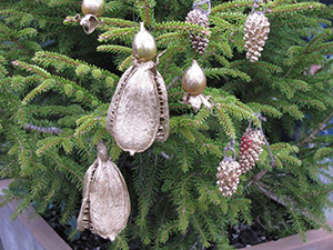 Christmas tree decorations Christmas tree decorations